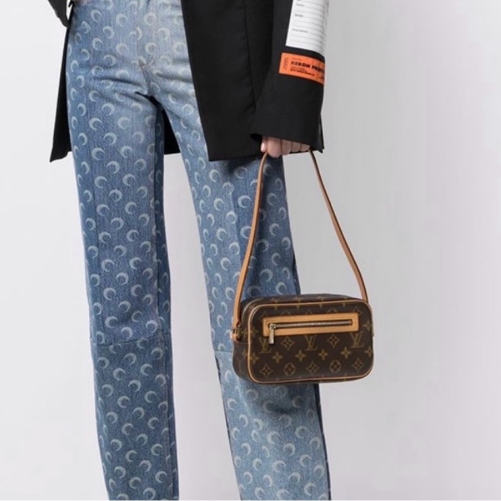 LOUIS VUITTON POCHETTE CITE